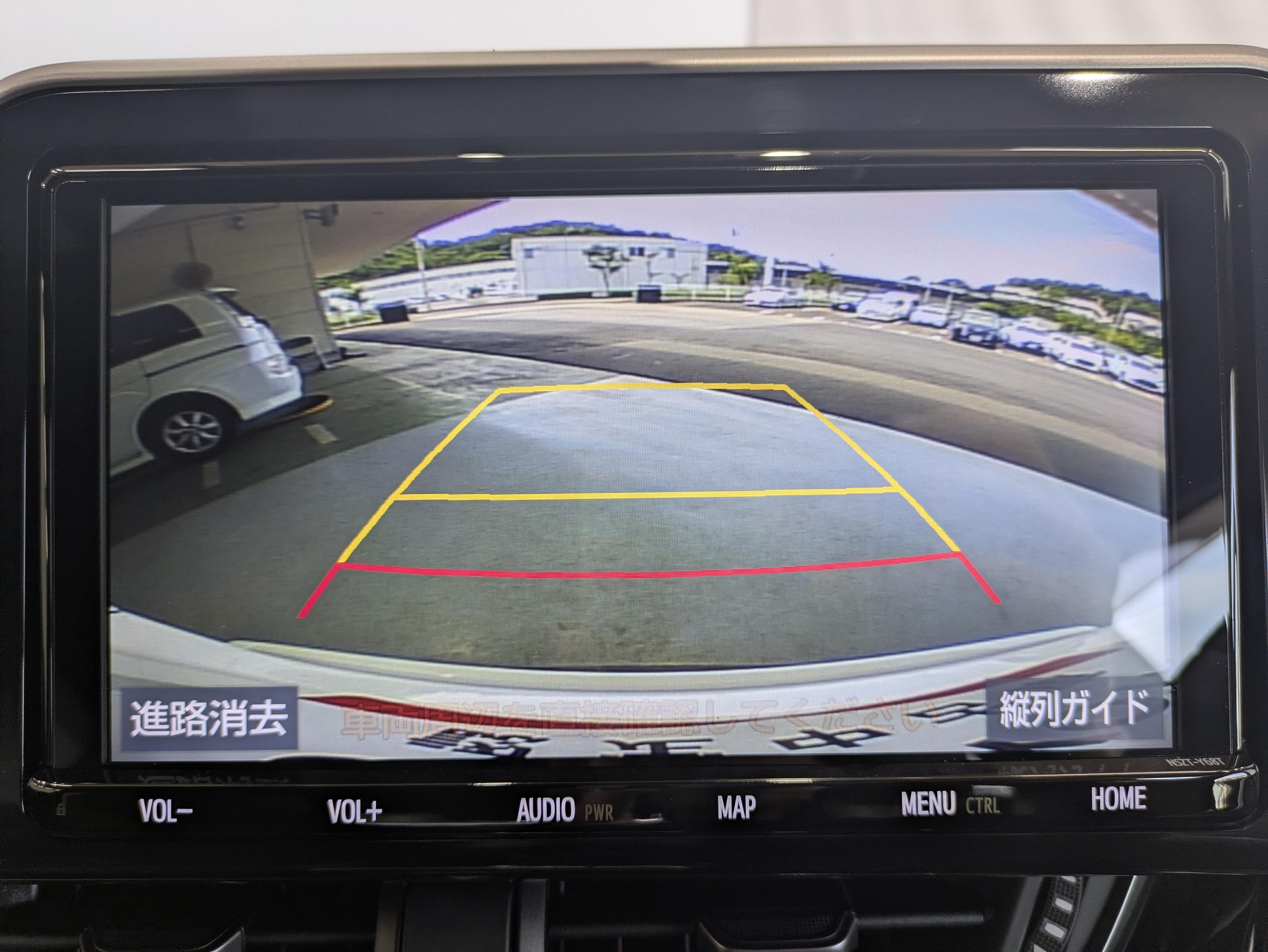 駐車が苦手な方にも安心なバックモニター付き
