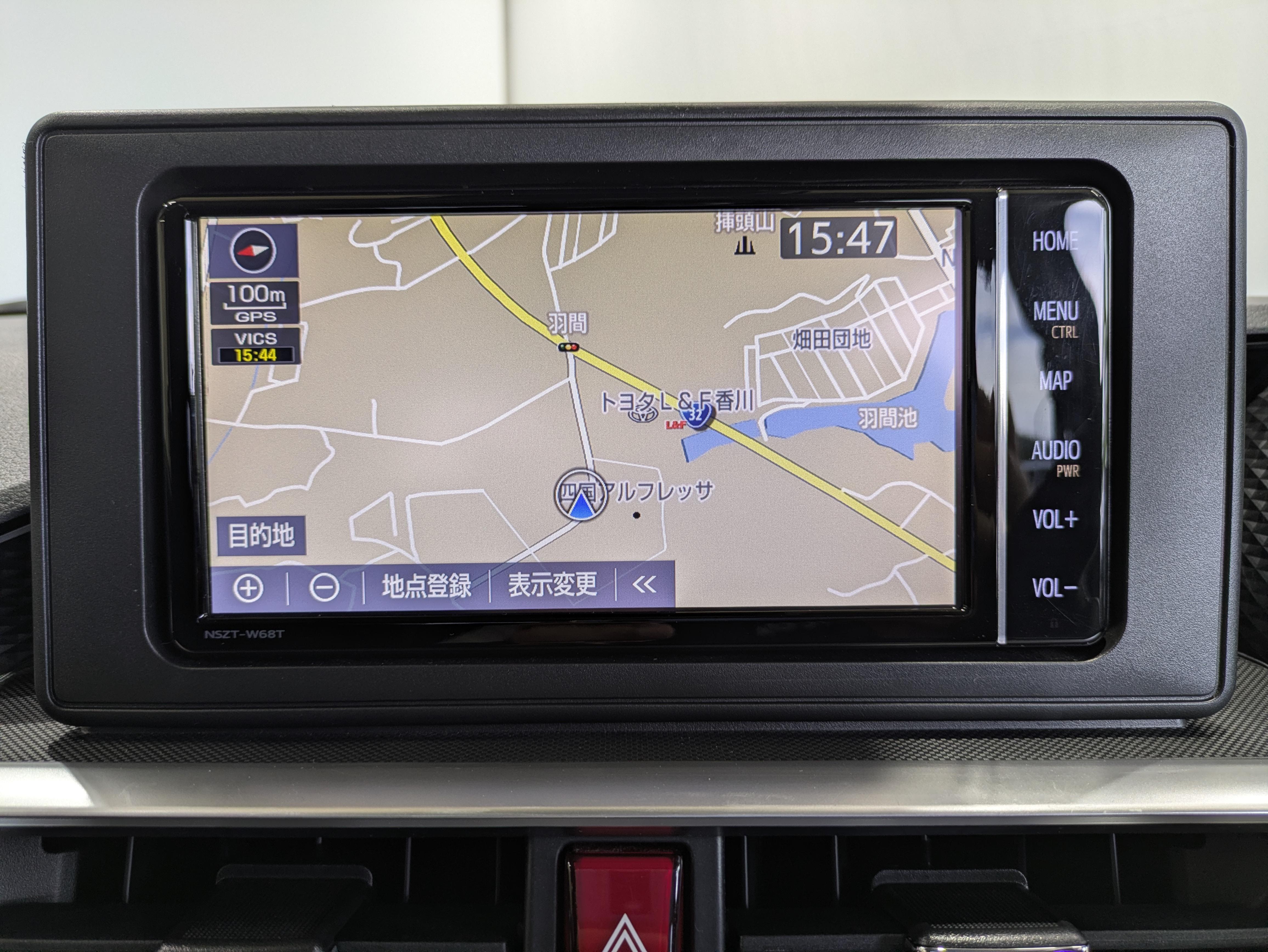 純正ナビを装備。タッチパネル式で使いやすく、お出かけもラクラクです。