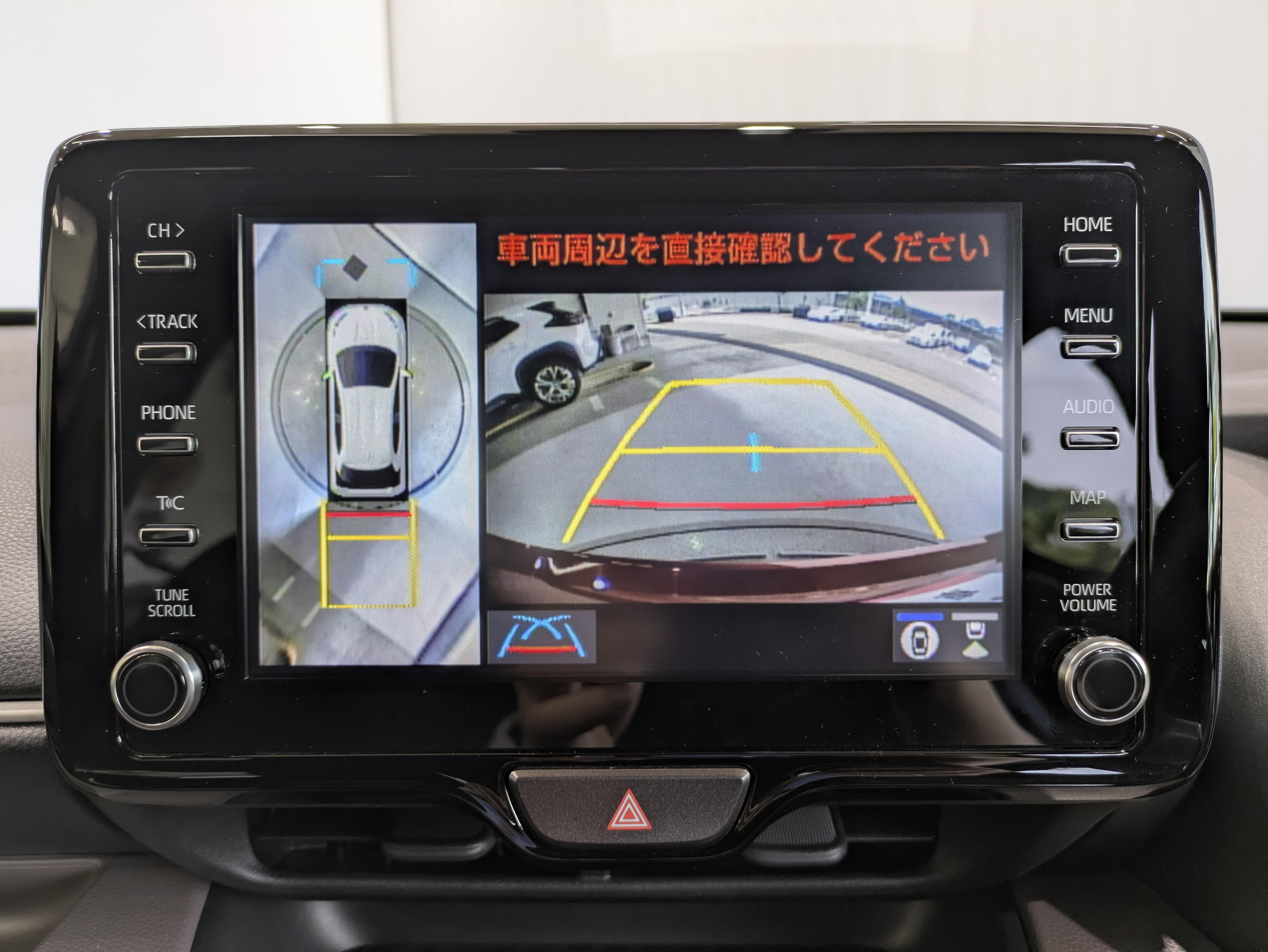 駐車が苦手な方にも安心なバックモニター付き