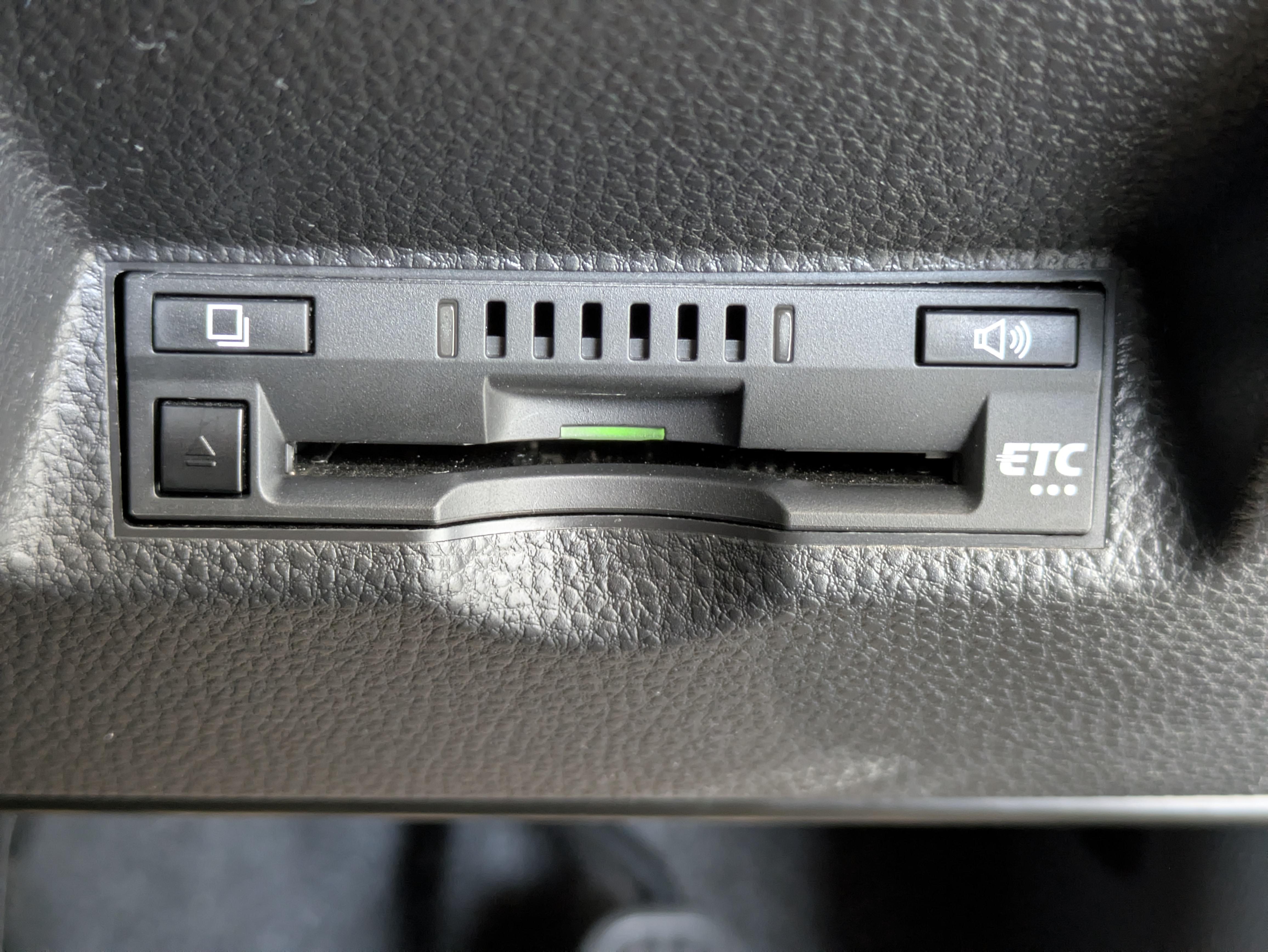 便利な必須アイテムのＥＴＣも装備しています！これがあればご納車の日からすぐにドライブにお出掛けできますね！