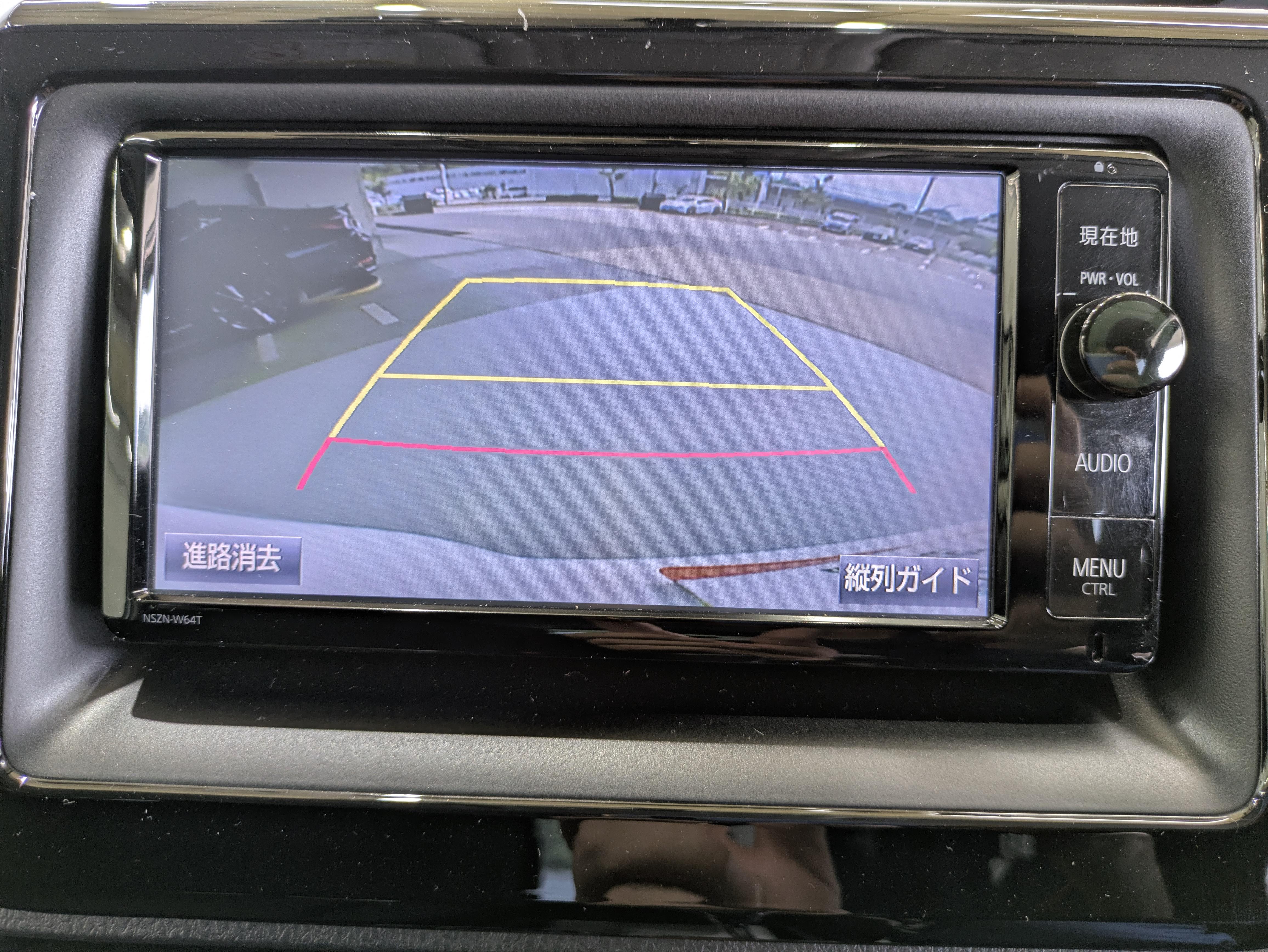 駐車が苦手な方にも安心なバックモニター付き