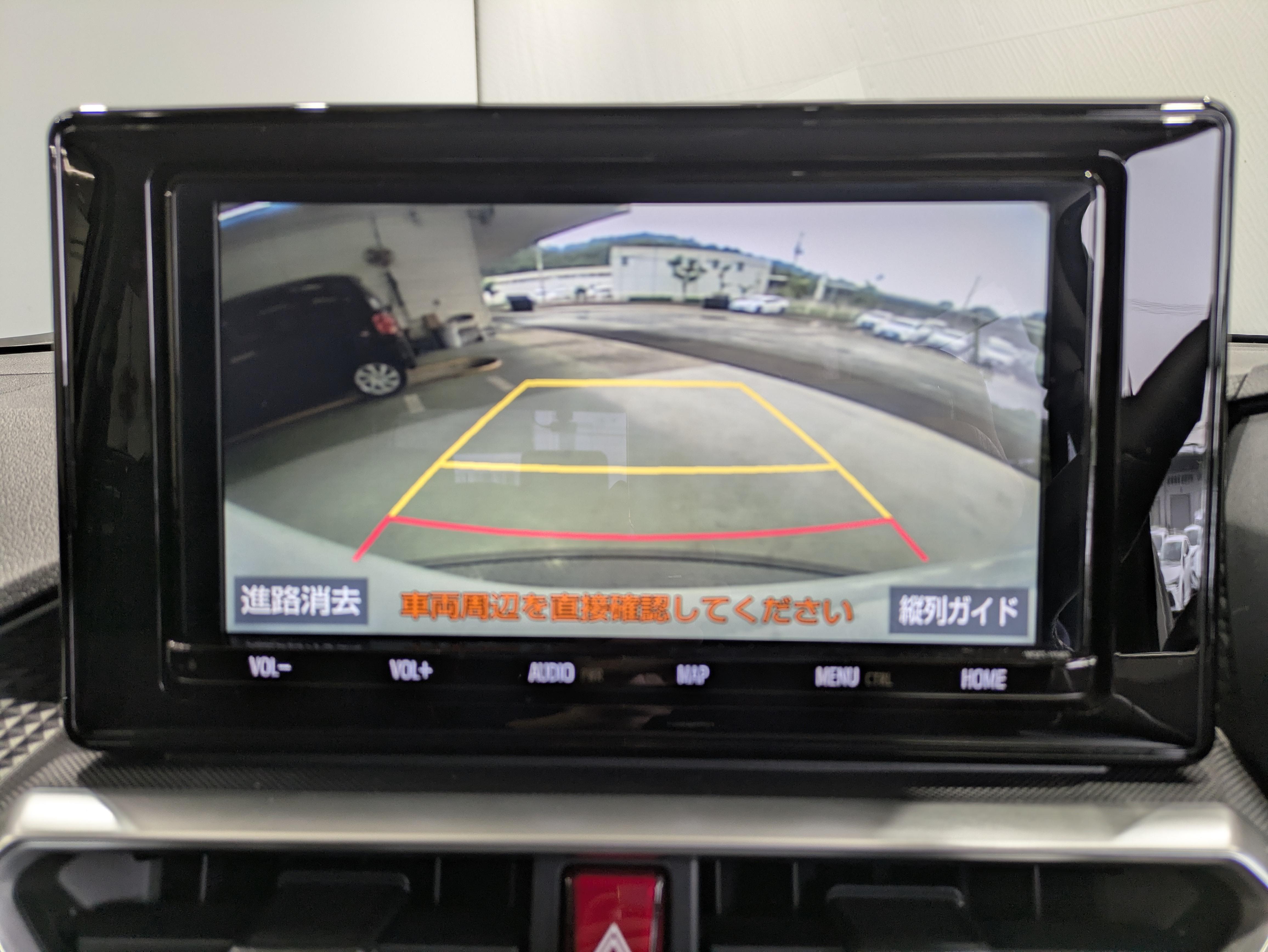 駐車が苦手な方にも安心なバックモニター付き