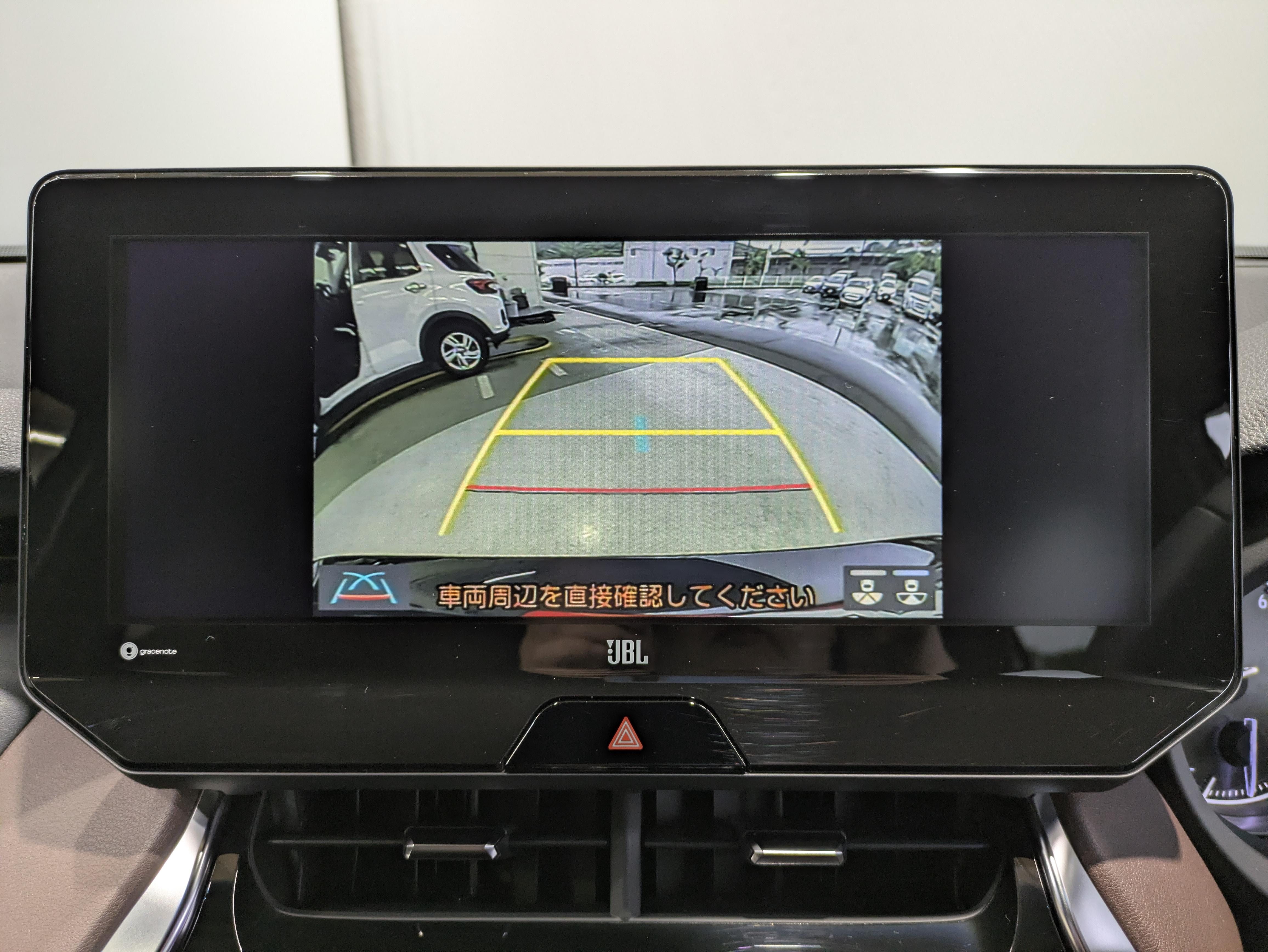 駐車が苦手な方にも安心なバックモニター付き
