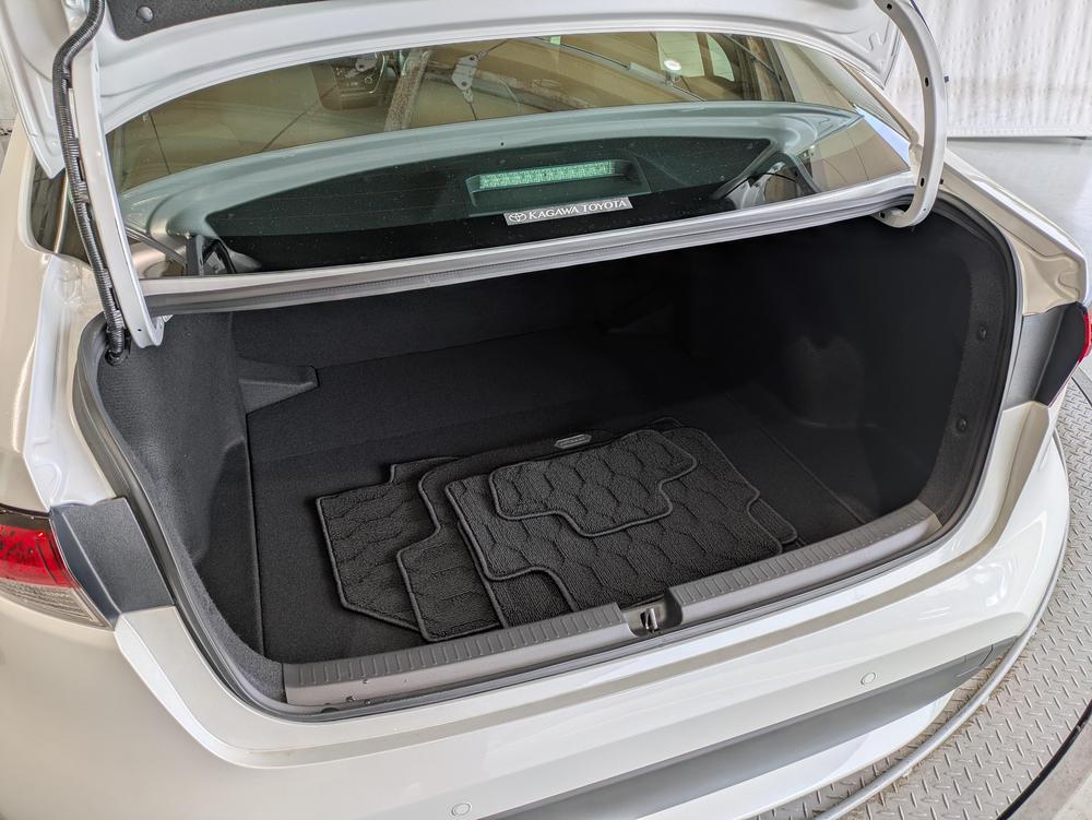 トランクルームもしっかりとしたスペースが御座いますよ！　意外と奥行きが深くかなりの量のお荷物を積み込むことが出来ます！
