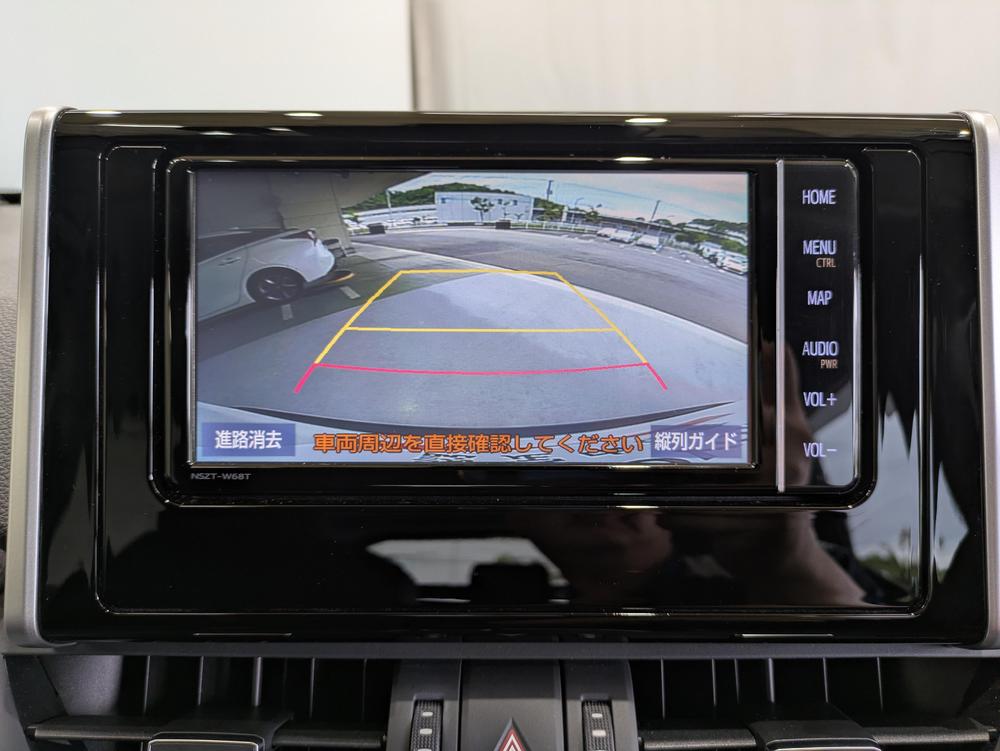 駐車が苦手な方にも安心なバックモニター付き