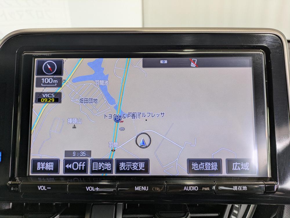 純正ナビを装備。タッチパネル式で使いやすく、お出かけもラクラクです。