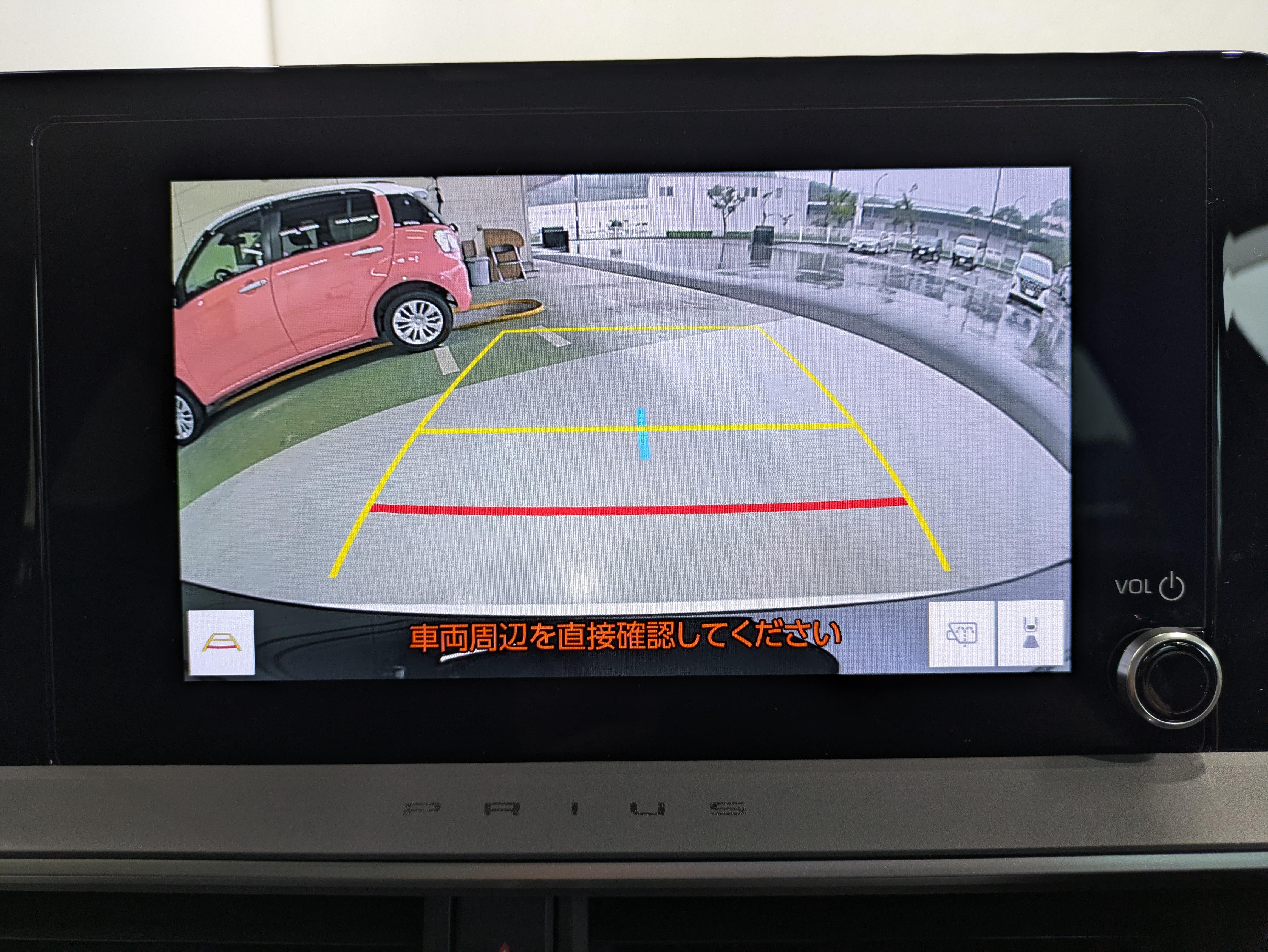 駐車が苦手な方にも安心なバックモニター付き